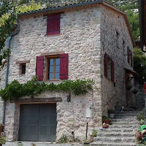  Hébergement de vacances Maison Chasteuil